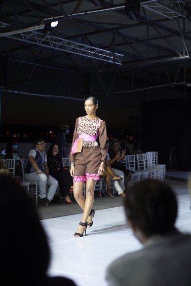 TO DOWNLOAD. CLICK ON THE IMAGE TO OPEN IT AND THEN CLICK ON IT AGAIN AND WAIT FOR IT TO LOAD IN FULLSCREEN AND SAVE. To browse images use green arrows above.
SHARE AND TAG : @MTC_WINDHOEKFASHIONWEEK
IMAGE CREDIT: @SIMZMKHWANAZI/@BESTFRIENDS_ZA
#MTCWFW2021
@MTC_WINDHOEKFASHIONWEEK
#MADEINNAMIBIA