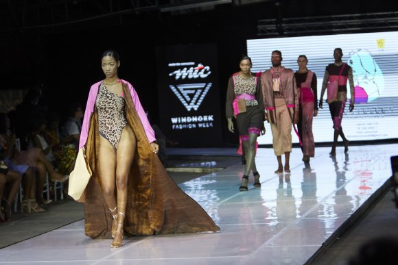 TO DOWNLOAD. CLICK ON THE IMAGE TO OPEN IT AND THEN CLICK ON IT AGAIN AND WAIT FOR IT TO LOAD IN FULLSCREEN AND SAVE. To browse images use green arrows above.
SHARE AND TAG : @MTC_WINDHOEKFASHIONWEEK
IMAGE CREDIT: @SIMZMKHWANAZI/@BESTFRIENDS_ZA
#MTCWFW2021
@MTC_WINDHOEKFASHIONWEEK
#MADEINNAMIBIA
