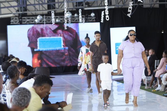 TO DOWNLOAD. CLICK ON THE IMAGE TO OPEN IT AND THEN CLICK ON IT AGAIN AND WAIT FOR IT TO LOAD IN FULLSCREEN AND SAVE. To browse images use green arrows above.
SHARE AND TAG : @MTC_WINDHOEKFASHIONWEEK
IMAGE CREDIT: @SIMZMKHWANAZI/@BESTFRIENDS_ZA
#MTCWFW2021
@MTC_WINDHOEKFASHIONWEEK
#MADEINNAMIBIA