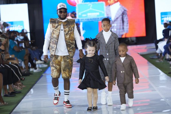 TO DOWNLOAD. CLICK ON THE IMAGE TO OPEN IT AND THEN CLICK ON IT AGAIN AND WAIT FOR IT TO LOAD IN FULLSCREEN AND SAVE. To browse images use green arrows above.
SHARE AND TAG : @MTC_WINDHOEKFASHIONWEEK
IMAGE CREDIT: @SIMZMKHWANAZI/@BESTFRIENDS_ZA
#MTCWFW2021
@MTC_WINDHOEKFASHIONWEEK
#MADEINNAMIBIA