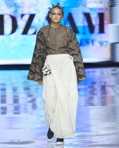 TO DOWNLOAD. CLICK ON THE IMAGE TO OPEN IT AND THEN CLICK ON IT AGAIN AND WAIT FOR IT TO LOAD IN FULLSCREEN AND SAVE. To browse images use green arrows above.
SHARE AND TAG : @MTC_WINDHOEKFASHIONWEEK
IMAGE CREDIT: @SIMZMKHWANAZI/@BESTFRIENDS_ZA
#MTCWFW2021
@MTC_WINDHOEKFASHIONWEEK
#MADEINNAMIBIA