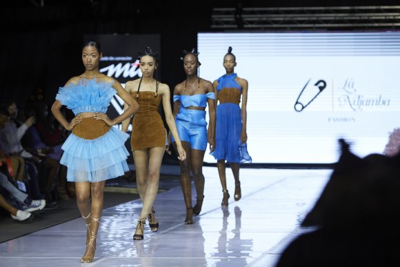 TO DOWNLOAD. CLICK ON THE IMAGE TO OPEN IT AND THEN CLICK ON IT AGAIN AND WAIT FOR IT TO LOAD IN FULLSCREEN AND SAVE. To browse images use green arrows above.
SHARE AND TAG : @MTC_WINDHOEKFASHIONWEEK
IMAGE CREDIT: @SIMZMKHWANAZI/@BESTFRIENDS_ZA
#MTCWFW2021
@MTC_WINDHOEKFASHIONWEEK
#MADEINNAMIBIA