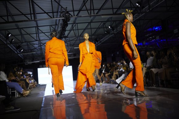 TO DOWNLOAD. CLICK ON THE IMAGE TO OPEN IT AND THEN CLICK ON IT AGAIN AND WAIT FOR IT TO LOAD IN FULLSCREEN AND SAVE. To browse images use green arrows above.
SHARE AND TAG : @MTC_WINDHOEKFASHIONWEEK
IMAGE CREDIT: @SIMZMKHWANAZI/@BESTFRIENDS_ZA
#MTCWFW2021
@MTC_WINDHOEKFASHIONWEEK
#MADEINNAMIBIA