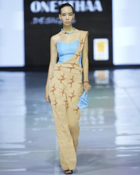 TO DOWNLOAD. CLICK ON THE IMAGE TO OPEN IT AND THEN CLICK ON IT AGAIN AND WAIT FOR IT TO LOAD IN FULLSCREEN AND SAVE. To browse images use green arrows above.
SHARE AND TAG : @MTC_WINDHOEKFASHIONWEEK
IMAGE CREDIT: @SIMZMKHWANAZI/@BESTFRIENDS_ZA
#MTCWFW2021
@MTC_WINDHOEKFASHIONWEEK
#MADEINNAMIBIA