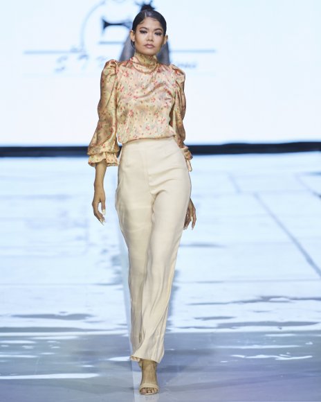 TO DOWNLOAD. CLICK ON THE IMAGE TO OPEN IT AND THEN CLICK ON IT AGAIN AND WAIT FOR IT TO LOAD IN FULLSCREEN AND SAVE. To browse images use green arrows above.
SHARE AND TAG : @MTC_WINDHOEKFASHIONWEEK
IMAGE CREDIT: @SIMZMKHWANAZI/@BESTFRIENDS_ZA
#MTCWFW2021
@MTC_WINDHOEKFASHIONWEEK
#MADEINNAMIBIA