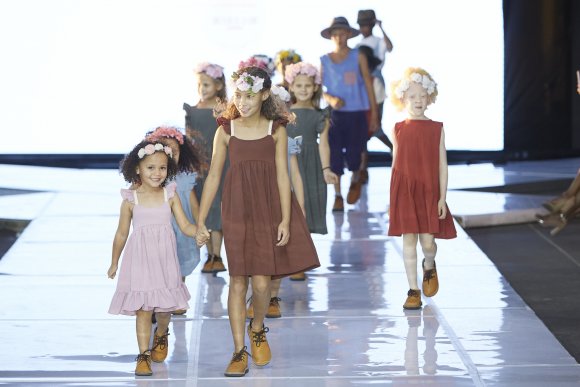 TO DOWNLOAD. CLICK ON THE IMAGE TO OPEN IT AND THEN CLICK ON IT AGAIN AND WAIT FOR IT TO LOAD IN FULLSCREEN AND SAVE. To browse images use green arrows above.
SHARE AND TAG : @MTC_WINDHOEKFASHIONWEEK
IMAGE CREDIT: @SIMZMKHWANAZI/@BESTFRIENDS_ZA
#MTCWFW2021
@MTC_WINDHOEKFASHIONWEEK
#MADEINNAMIBIA