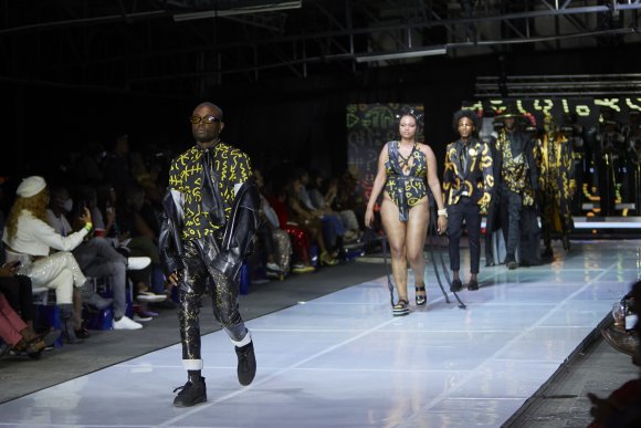 TO DOWNLOAD. CLICK ON THE IMAGE TO OPEN IT AND THEN CLICK ON IT AGAIN AND WAIT FOR IT TO LOAD IN FULLSCREEN AND SAVE. To browse images use green arrows above.
SHARE AND TAG : @MTC_WINDHOEKFASHIONWEEK
IMAGE CREDIT: @SIMZMKHWANAZI/@BESTFRIENDS_ZA
#MTCWFW2021
@MTC_WINDHOEKFASHIONWEEK
#MADEINNAMIBIA