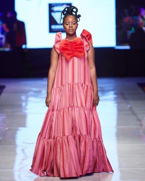 TO DOWNLOAD. CLICK ON THE IMAGE AND SAVE. To browse images use green arrows above.
SHARE AND TAG : @MTC_WINDHOEKFASHIONWEEK
IMAGE CREDIT: @SIMZMKHWANAZI/@BESTFRIENDS_STUDIOS
#MTCWFW2022
@MTC_WINDHOEKFASHIONWEEK
#MADEINNAMIBIA