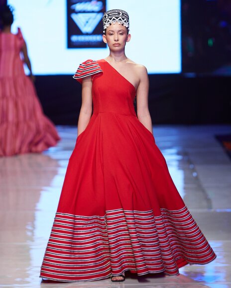 TO DOWNLOAD. CLICK ON THE IMAGE AND SAVE. To browse images use green arrows above.
SHARE AND TAG : @MTC_WINDHOEKFASHIONWEEK
IMAGE CREDIT: @SIMZMKHWANAZI/@BESTFRIENDS_STUDIOS
#MTCWFW2022
@MTC_WINDHOEKFASHIONWEEK
#MADEINNAMIBIA