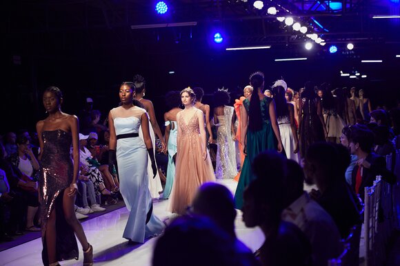 TO DOWNLOAD. CLICK ON THE IMAGE AND SAVE. To browse images use green arrows above.
SHARE AND TAG : @MTC_WINDHOEKFASHIONWEEK
IMAGE CREDIT: @SIMZMKHWANAZI/@BESTFRIENDS_STUDIOS
#MTCWFW2022
@MTC_WINDHOEKFASHIONWEEK
#MADEINNAMIBIA