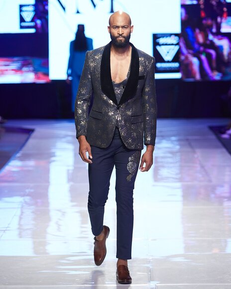 TO DOWNLOAD. CLICK ON THE IMAGE AND SAVE. To browse images use green arrows above.
SHARE AND TAG : @MTC_WINDHOEKFASHIONWEEK
IMAGE CREDIT: @SIMZMKHWANAZI/@BESTFRIENDS_STUDIOS
#MTCWFW2022
@MTC_WINDHOEKFASHIONWEEK
#MADEINNAMIBIA