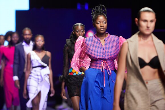 TO DOWNLOAD. CLICK ON THE IMAGE AND SAVE. To browse images use green arrows above.
SHARE AND TAG : @MTC_WINDHOEKFASHIONWEEK
IMAGE CREDIT: @SIMZMKHWANAZI/@BESTFRIENDS_STUDIOS
#MTCWFW2022
@MTC_WINDHOEKFASHIONWEEK
#MADEINNAMIBIA