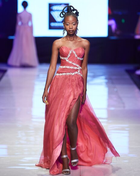 TO DOWNLOAD. CLICK ON THE IMAGE AND SAVE. To browse images use green arrows above.
SHARE AND TAG : @MTC_WINDHOEKFASHIONWEEK
IMAGE CREDIT: @SIMZMKHWANAZI/@BESTFRIENDS_STUDIOS
#MTCWFW2022
@MTC_WINDHOEKFASHIONWEEK
#MADEINNAMIBIA