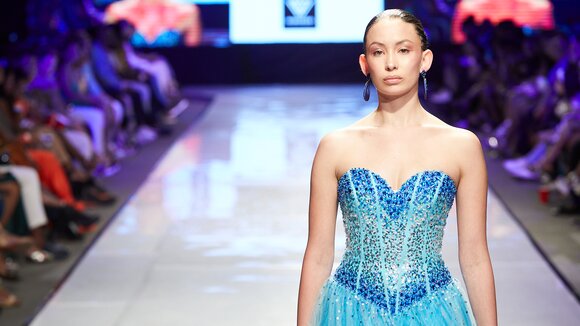 TO DOWNLOAD. CLICK ON THE IMAGE AND SAVE. To browse images use green arrows above.
SHARE AND TAG : @MTC_WINDHOEKFASHIONWEEK
IMAGE CREDIT: @SIMZMKHWANAZI/@BESTFRIENDS_STUDIOS
#MTCWFW2022
@MTC_WINDHOEKFASHIONWEEK
#MADEINNAMIBIA