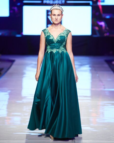 TO DOWNLOAD. CLICK ON THE IMAGE AND SAVE. To browse images use green arrows above.
SHARE AND TAG : @MTC_WINDHOEKFASHIONWEEK
IMAGE CREDIT: @SIMZMKHWANAZI/@BESTFRIENDS_STUDIOS
#MTCWFW2022
@MTC_WINDHOEKFASHIONWEEK
#MADEINNAMIBIA