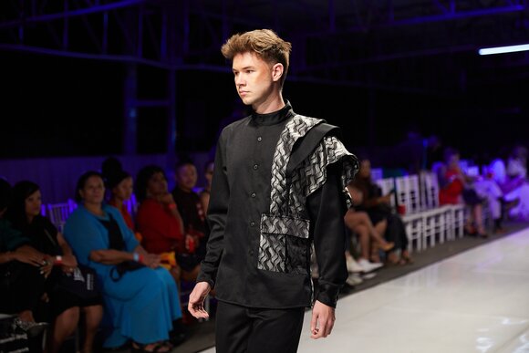 TO DOWNLOAD. CLICK ON THE IMAGE AND SAVE. To browse images use green arrows above.
SHARE AND TAG : @MTC_WINDHOEKFASHIONWEEK
IMAGE CREDIT: @SIMZMKHWANAZI/@BESTFRIENDS_STUDIOS
#MTCWFW2022
@MTC_WINDHOEKFASHIONWEEK
#MADEINNAMIBIA
