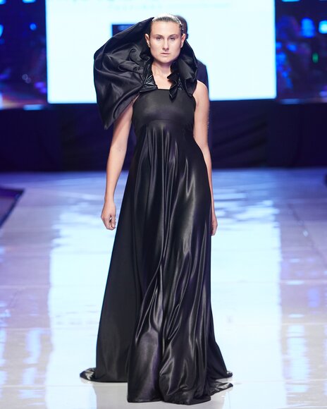 TO DOWNLOAD. CLICK ON THE IMAGE AND SAVE. To browse images use green arrows above.
SHARE AND TAG : @MTC_WINDHOEKFASHIONWEEK
IMAGE CREDIT: @SIMZMKHWANAZI/@BESTFRIENDS_STUDIOS
#MTCWFW2022
@MTC_WINDHOEKFASHIONWEEK
#MADEINNAMIBIA