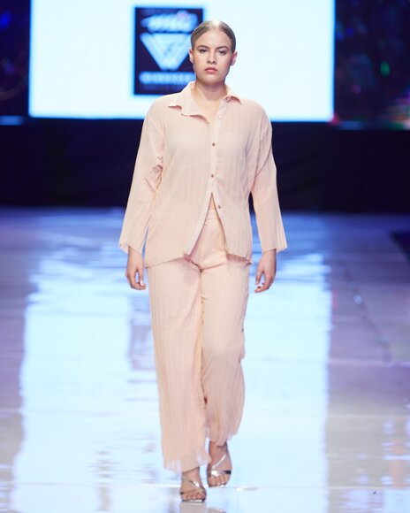 TO DOWNLOAD. CLICK ON THE IMAGE AND SAVE. To browse images use green arrows above.
SHARE AND TAG : @MTC_WINDHOEKFASHIONWEEK
IMAGE CREDIT: @SIMZMKHWANAZI/@BESTFRIENDS_STUDIOS
#MTCWFW2022
@MTC_WINDHOEKFASHIONWEEK
#MADEINNAMIBIA