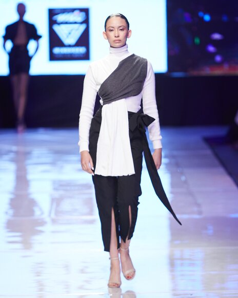 TO DOWNLOAD. CLICK ON THE IMAGE AND SAVE. To browse images use green arrows above.
SHARE AND TAG : @MTC_WINDHOEKFASHIONWEEK
IMAGE CREDIT: @SIMZMKHWANAZI/@BESTFRIENDS_STUDIOS
#MTCWFW2022
@MTC_WINDHOEKFASHIONWEEK
#MADEINNAMIBIA