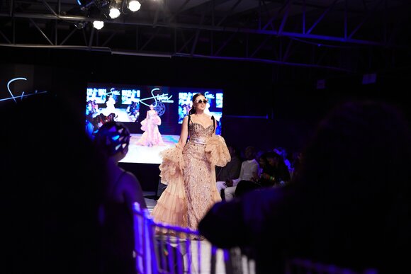TO DOWNLOAD. CLICK ON THE IMAGE AND SAVE. To browse images use green arrows above.
SHARE AND TAG : @MTC_WINDHOEKFASHIONWEEK
IMAGE CREDIT: @SIMZMKHWANAZI/@BESTFRIENDS_STUDIOS
#MTCWFW2022
@MTC_WINDHOEKFASHIONWEEK
#MADEINNAMIBIA