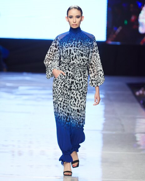 TO DOWNLOAD. CLICK ON THE IMAGE AND SAVE. To browse images use green arrows above.
SHARE AND TAG : @MTC_WINDHOEKFASHIONWEEK
IMAGE CREDIT: @SIMZMKHWANAZI/@BESTFRIENDS_STUDIOS
#MTCWFW2022
@MTC_WINDHOEKFASHIONWEEK
#MADEINNAMIBIA