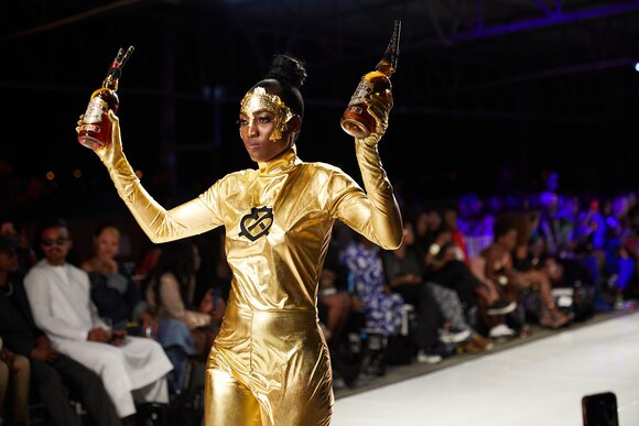 TO DOWNLOAD. CLICK ON THE IMAGE AND SAVE. To browse images use green arrows above.
SHARE AND TAG : @MTC_WINDHOEKFASHIONWEEK
IMAGE CREDIT: @SIMZMKHWANAZI/@BESTFRIENDS_STUDIOS
#MTCWFW2022
@MTC_WINDHOEKFASHIONWEEK
#MADEINNAMIBIA
