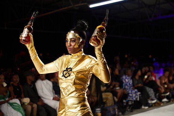 TO DOWNLOAD. CLICK ON THE IMAGE AND SAVE. To browse images use green arrows above.
SHARE AND TAG : @MTC_WINDHOEKFASHIONWEEK
IMAGE CREDIT: @SIMZMKHWANAZI/@BESTFRIENDS_STUDIOS
#MTCWFW2022
@MTC_WINDHOEKFASHIONWEEK
#MADEINNAMIBIA
