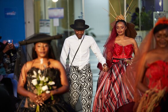 TO DOWNLOAD. CLICK ON THE IMAGE AND SAVE. To browse images use green arrows above.
SHARE AND TAG : @MTC_WINDHOEKFASHIONWEEK
IMAGE CREDIT: @SIMZMKHWANAZI/@BESTFRIENDS_STUDIOS
#MTCWFW2022
@MTC_WINDHOEKFASHIONWEEK
#MADEINNAMIBIA